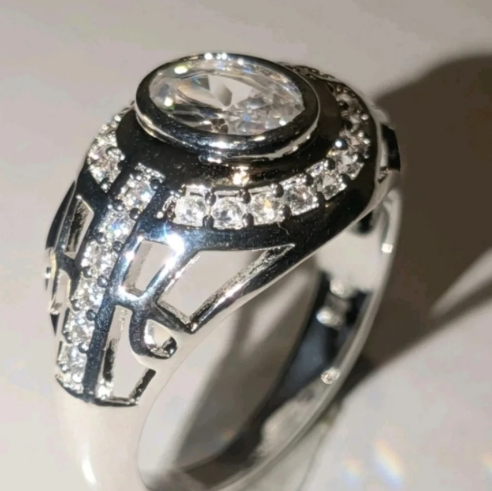 High Quality Sophistication Mens 925 Silver Ring Halo Centerpiece Sz9